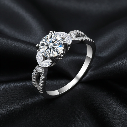 Trendy Hollow Micro-Set Zircon Ring