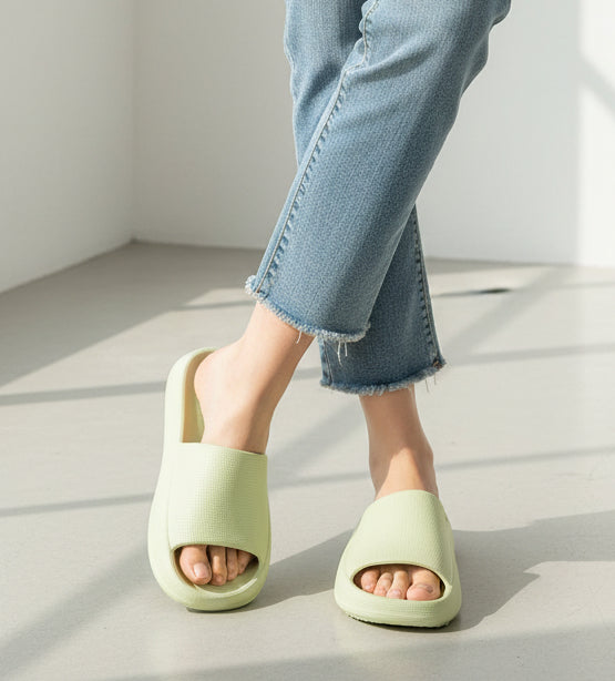 Unisex Thick-Sole Slippers