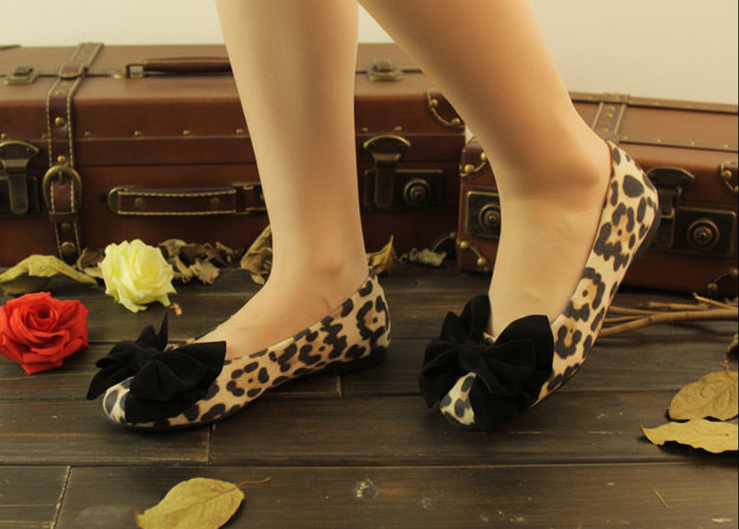 Women's Flat Loafers with Bow