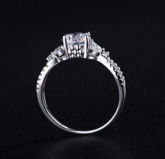 Trendy Hollow Micro-Set Zircon Ring