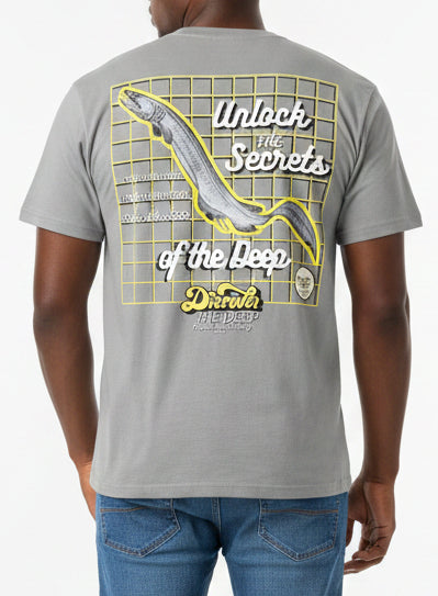 Discover the Deep - Frilled Shark Edition Pocket T-shirt