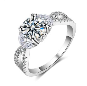 Trendy Hollow Micro-Set Zircon Ring